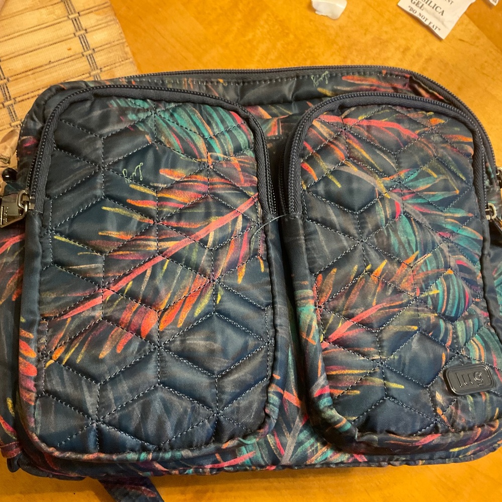 LUG CROSSBODY